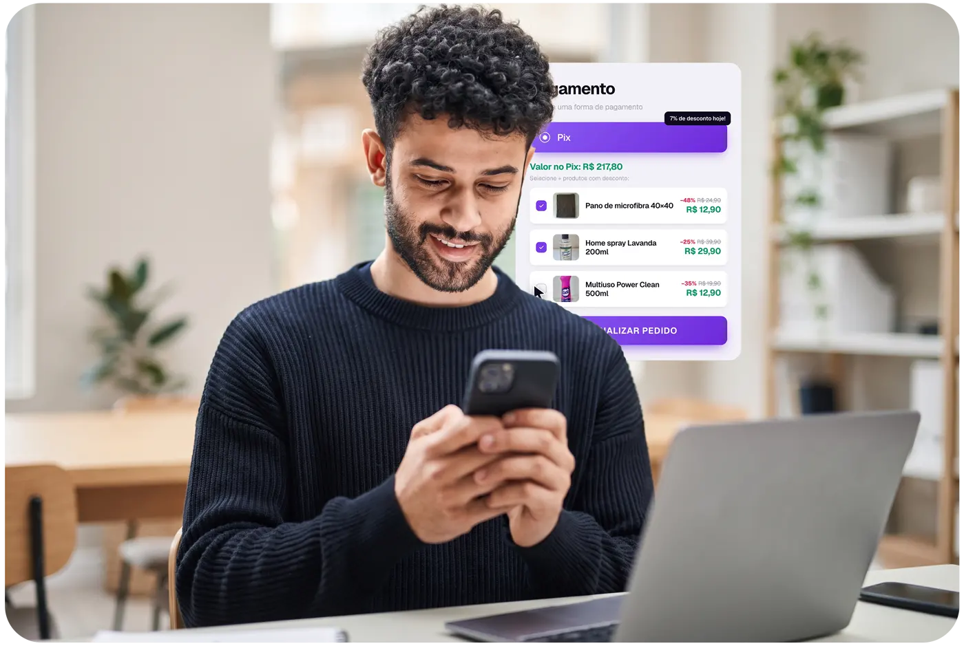 Comprador finalizando pedido com ofertas de cross-sell no checkout cartROI